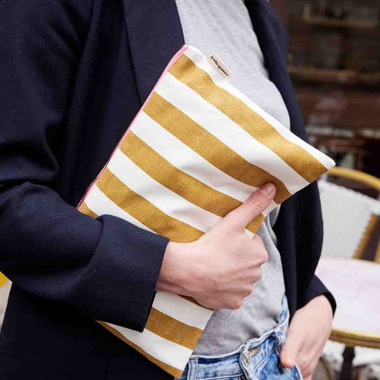 Rose In April - Lili Flat Pouch