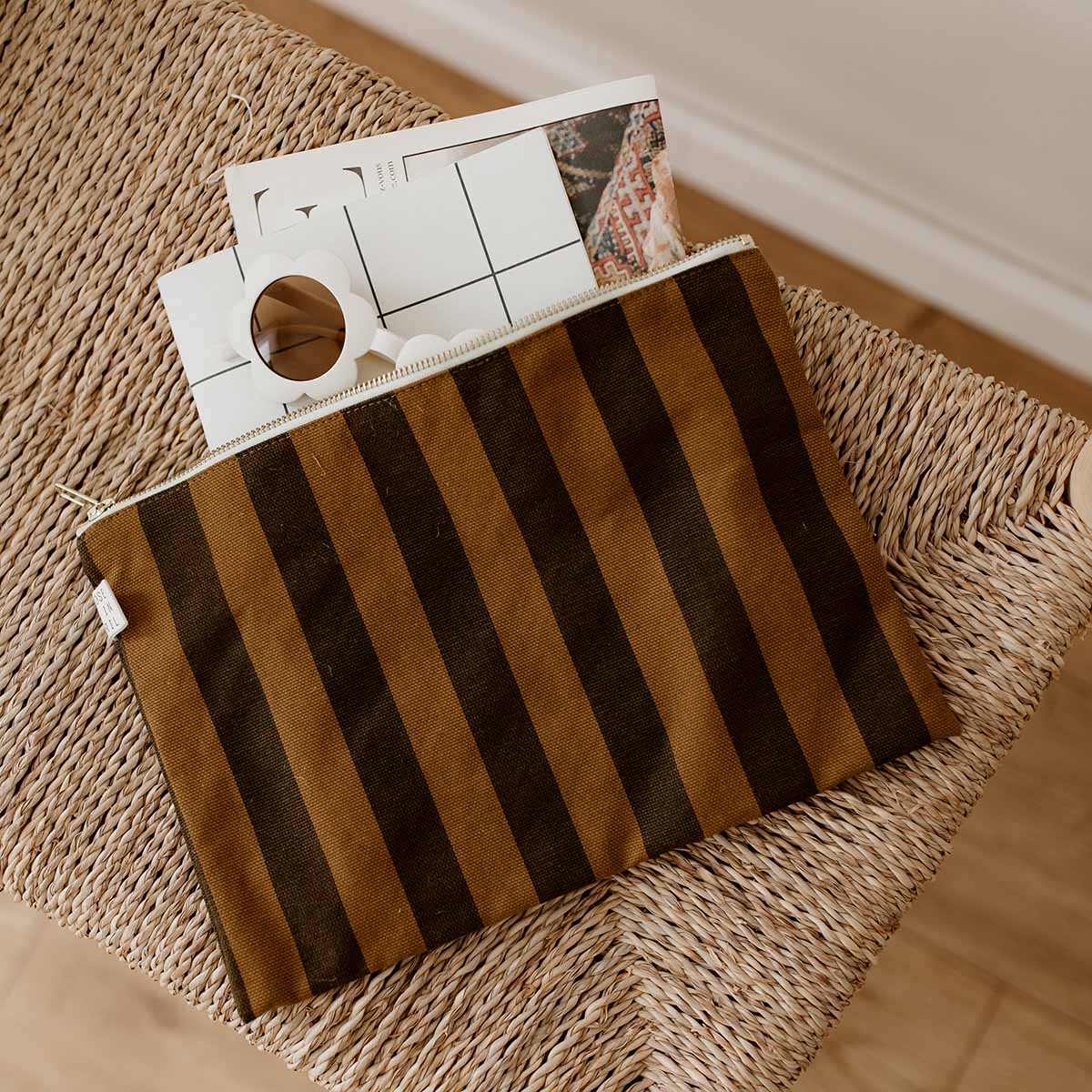 Rose In April Lili Flat Pouch